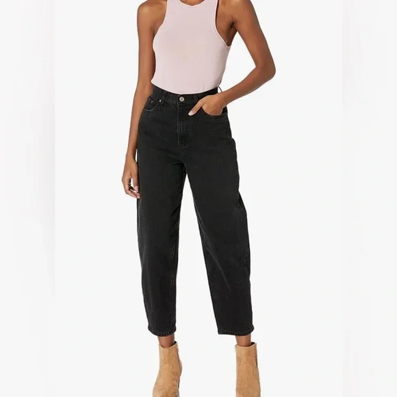 New! Women’s Nicole Crew Neck Tank Top! - Picture 4 of 6